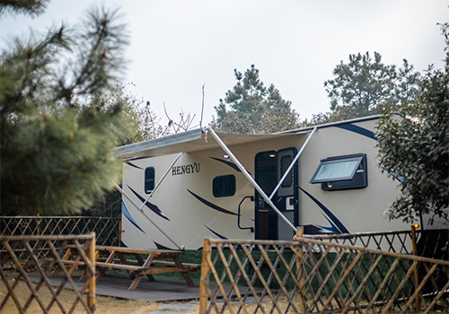 红杨山房车露营地