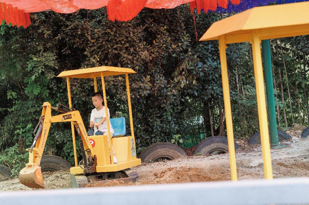 儿童挖掘机